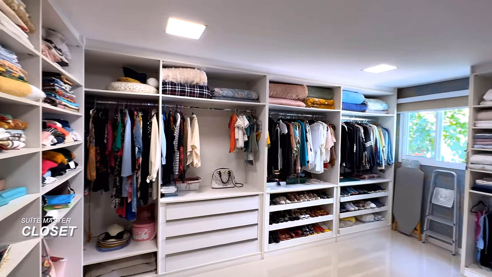 Closet · 1:52