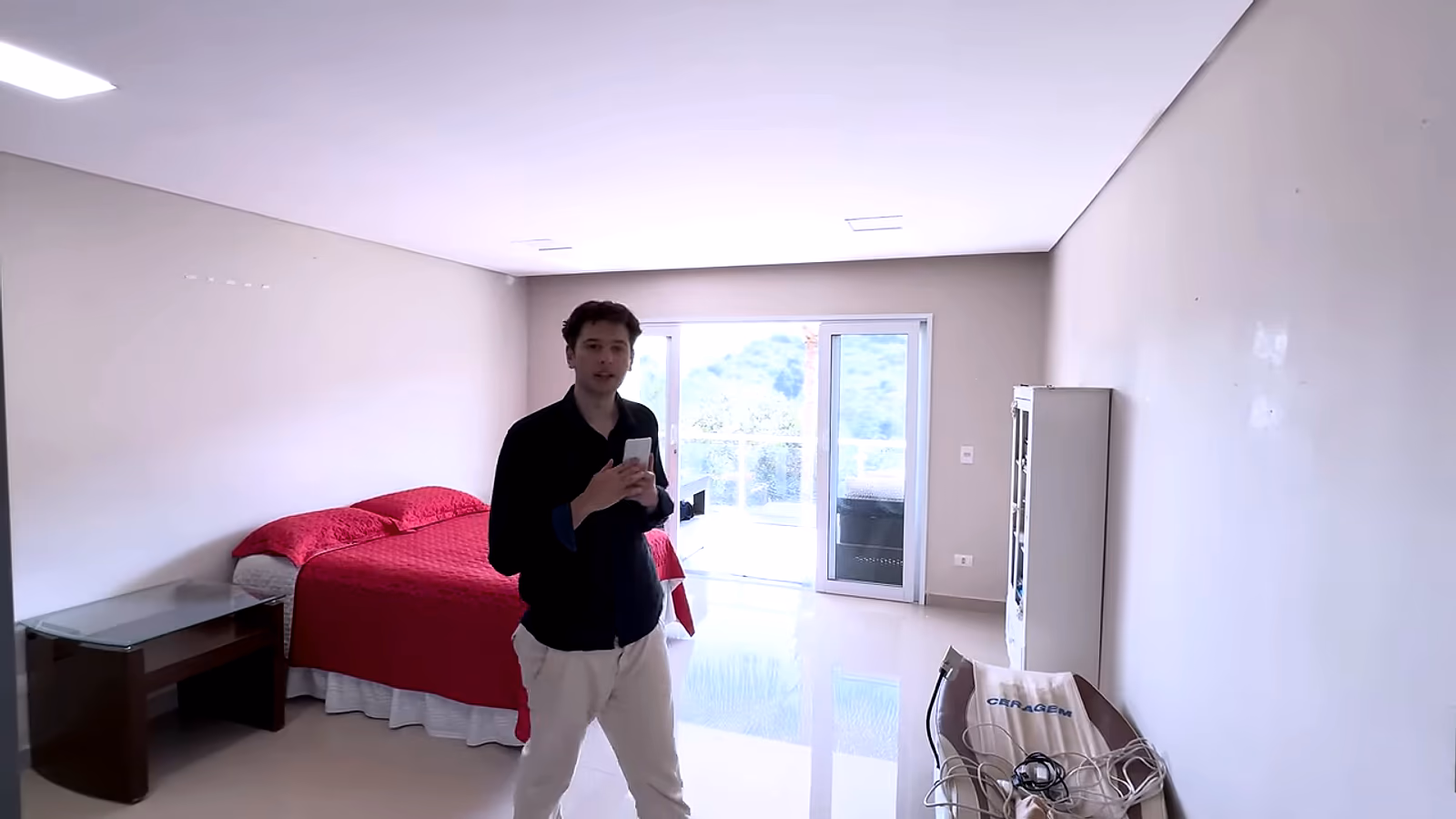 Quartos e suítes · 2:06