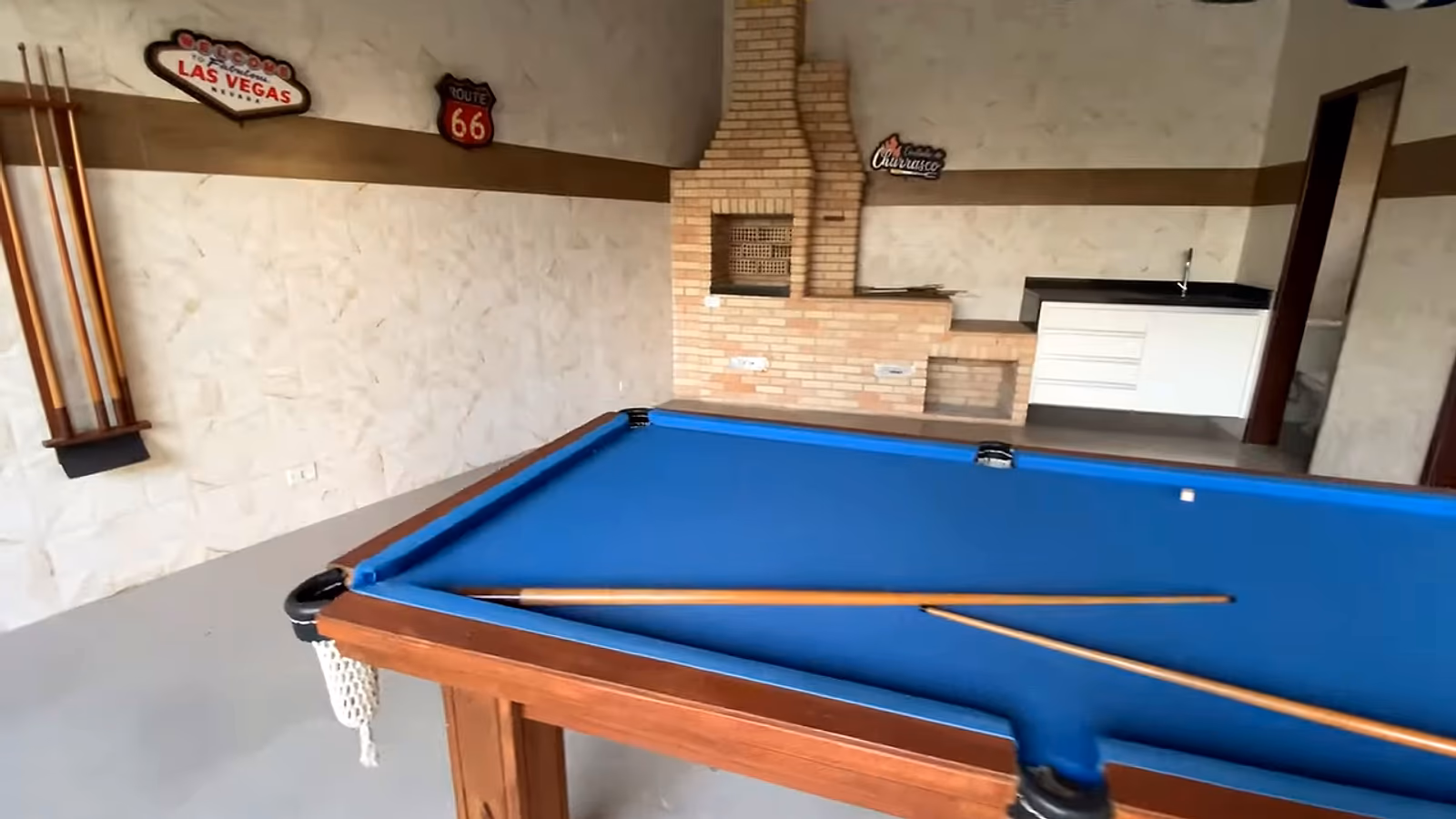 Sala de jogos e bar