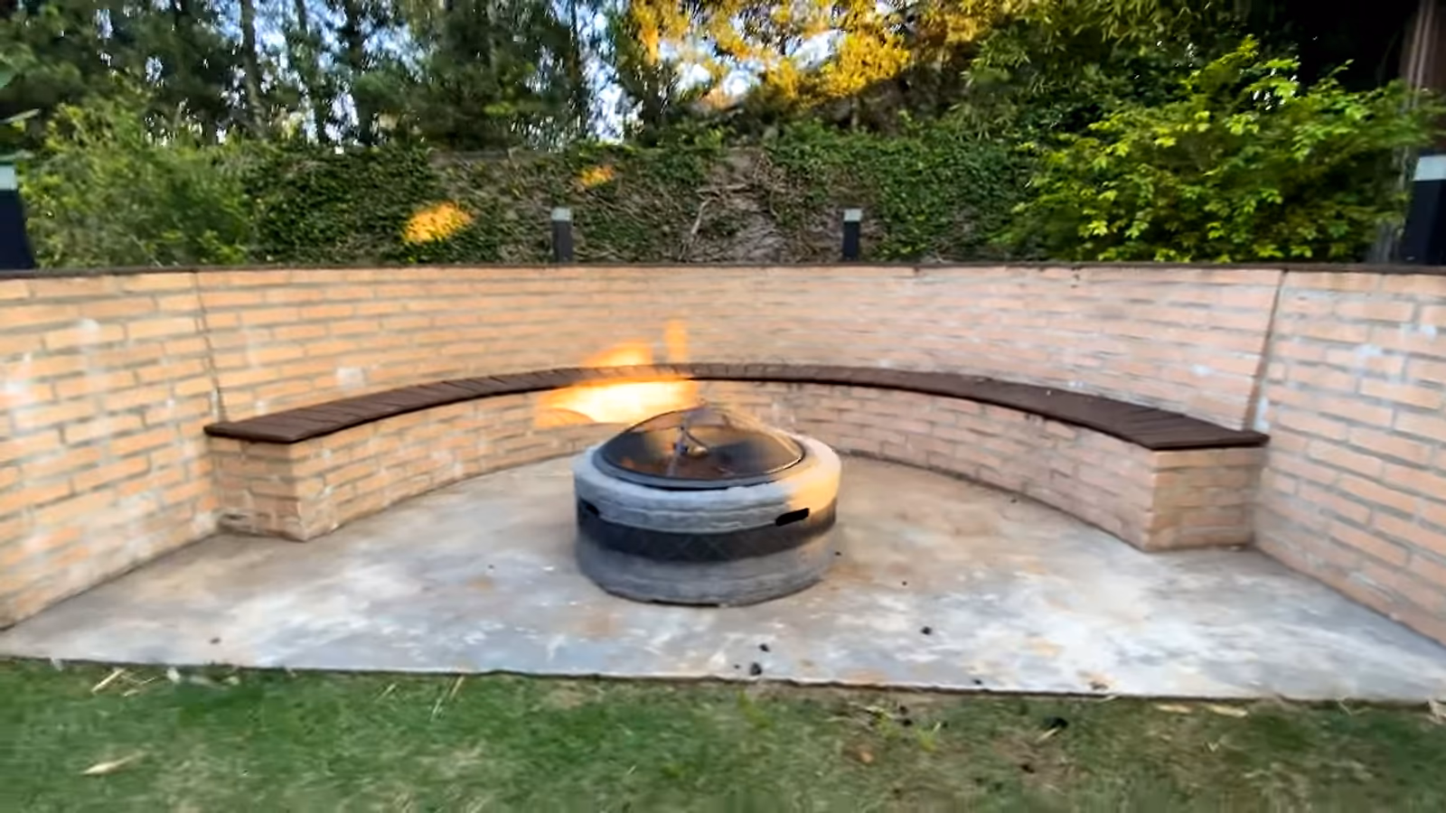 Área externa e piscina